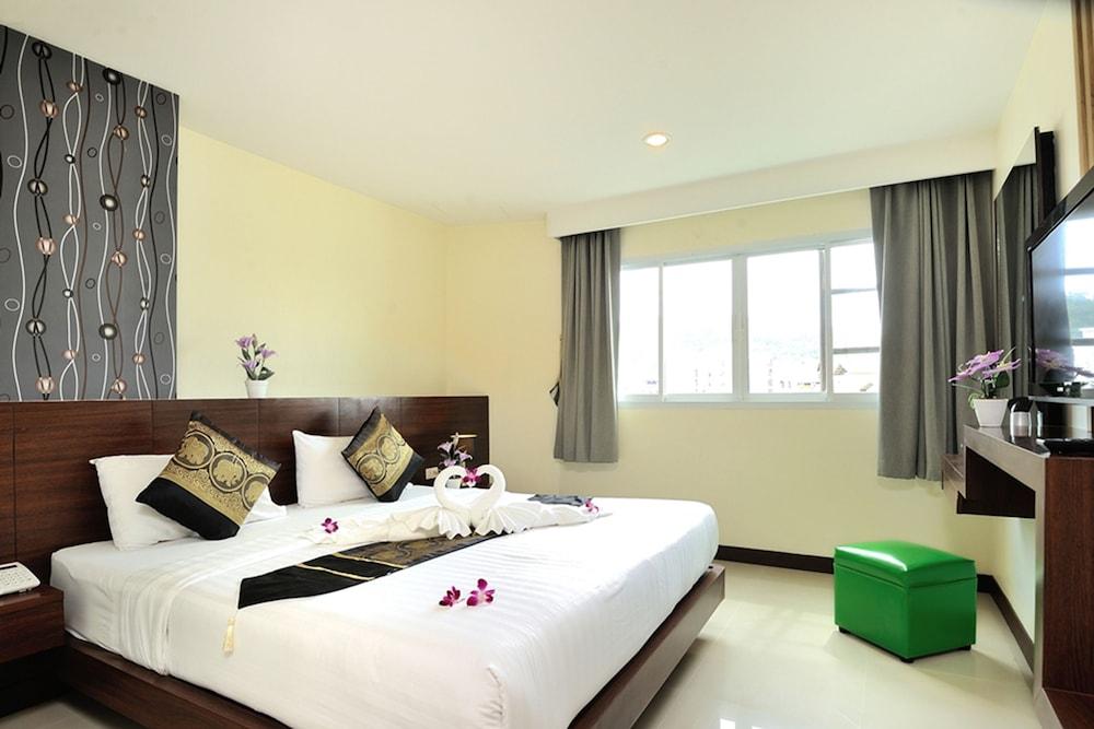 Pimrada Hotel Patong Extérieur photo