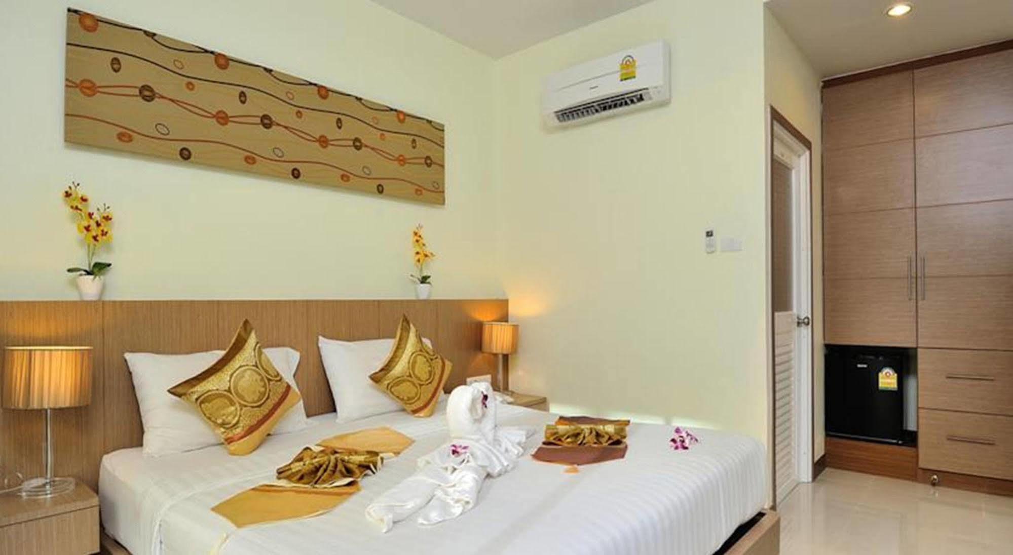 Pimrada Hotel Patong Extérieur photo