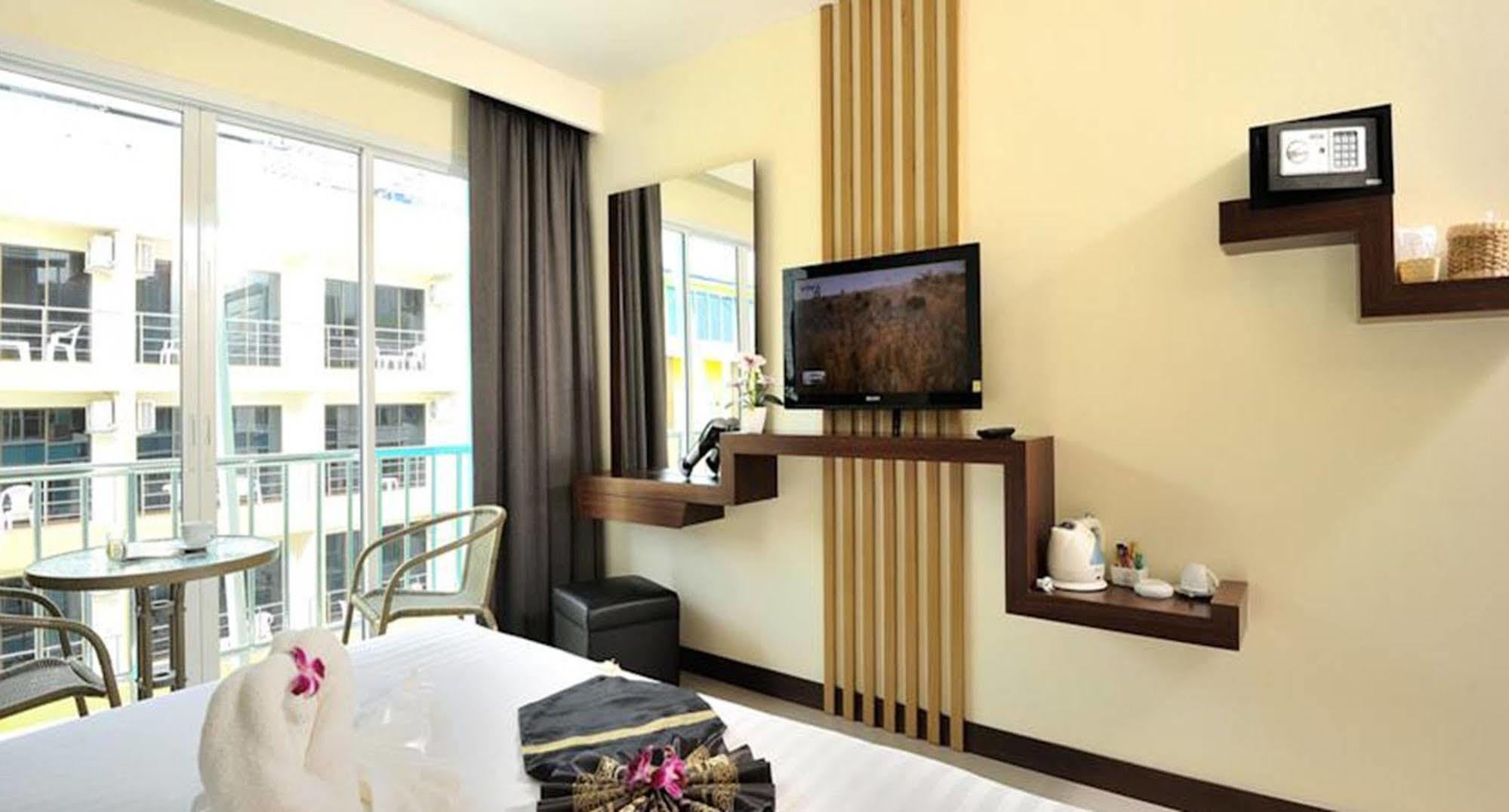 Pimrada Hotel Patong Extérieur photo